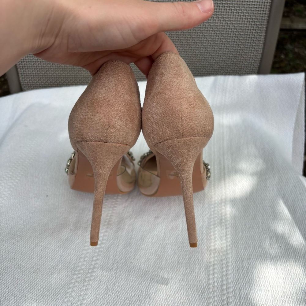 Kastra Light Nude Suede Rhinestone Pointed-Toe Pumps size 8 - Picture 7 of 10